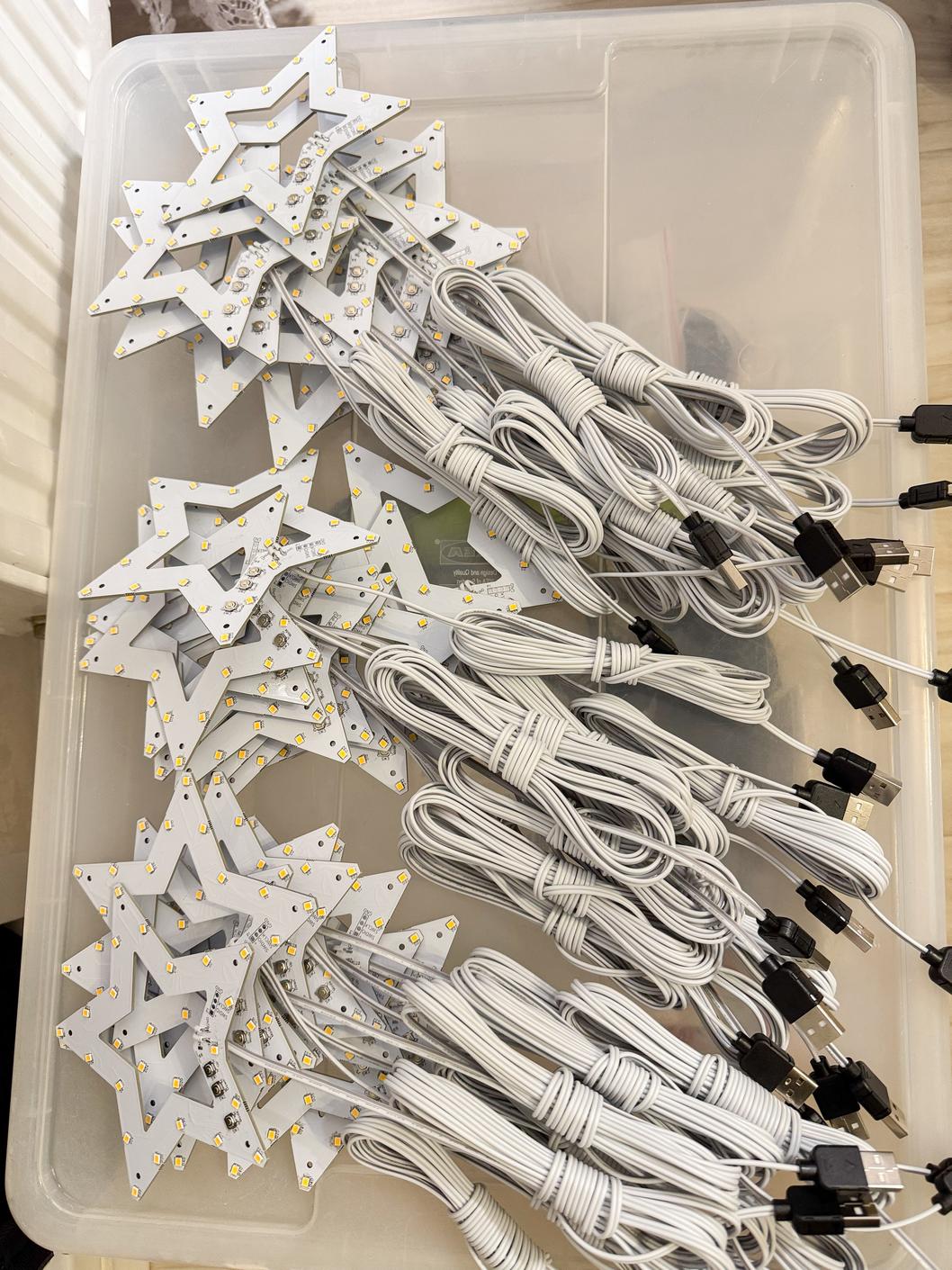 Готовая начинка новогодних звезд с интеллигентной анимацией света